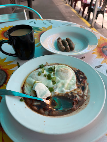 Opinii despre Tune-Up Café în Santa Fe - Gastronomía y hostelería