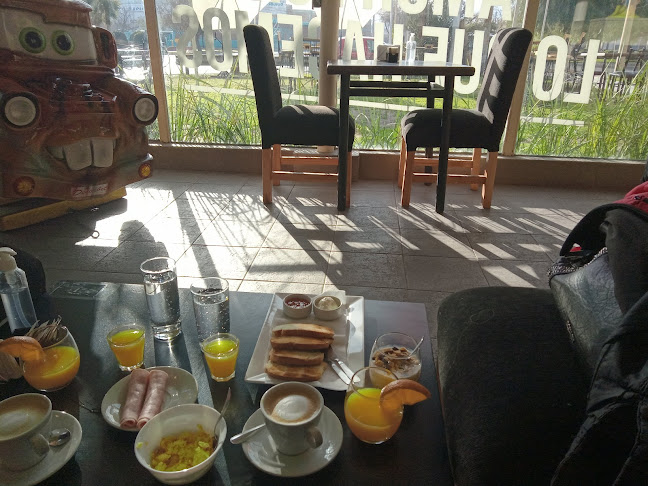 Heladería y Cafetería Di Roma Acceso - Gastronomía y hostelería