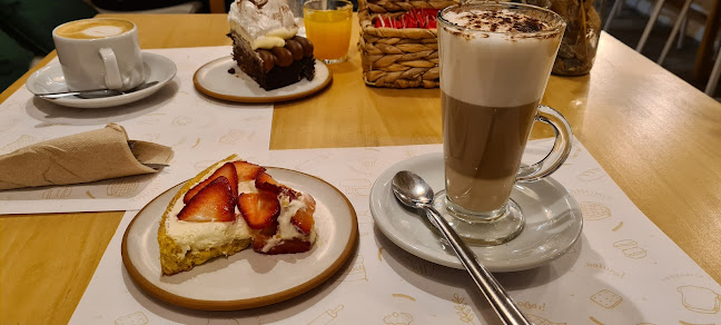 Cardamomo Panaderia y Cafe