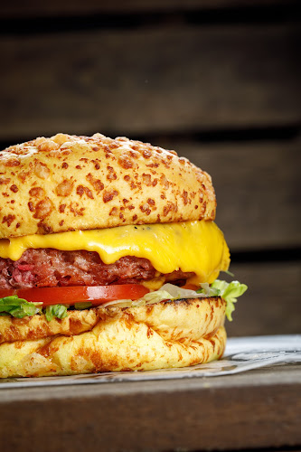 Av. Eugenia Tapia de Cruz 843, B1625 Belén de Escobar, Provincia de Buenos Aires