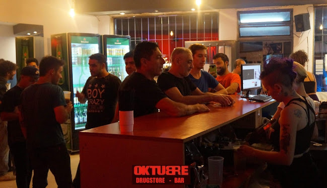 Oktubre Drugstore Bar - Santa Fe de la Vera Cruz