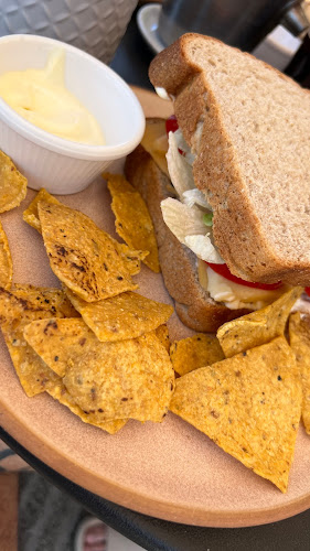 Cardamomo Panaderia y Cafe - Gastronomía y hostelería