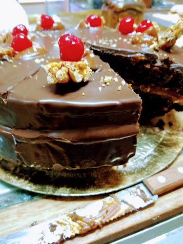 Panaderia y Confiteria La Falda - Gastronomía y hostelería