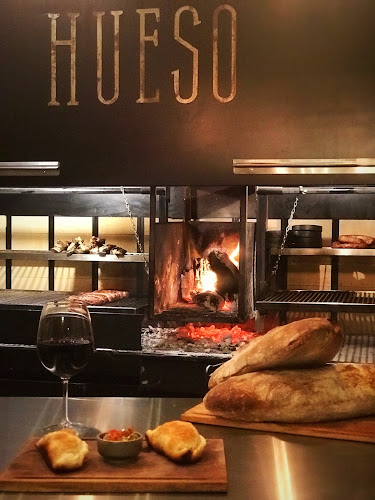 Hueso - Parrilla & Bar - Gastronomía y hostelería