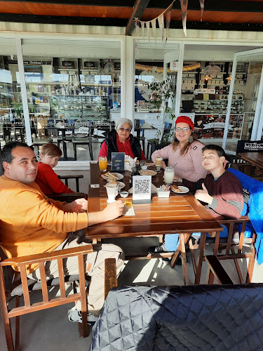 Av. 2 y Rio Quequén Grande, B7630 Necochea, Provincia de Buenos Aires