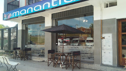 Manantiales Pizzeria y Heladeria