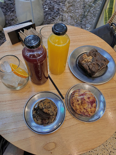 Comentarii opinii despre Landó Café