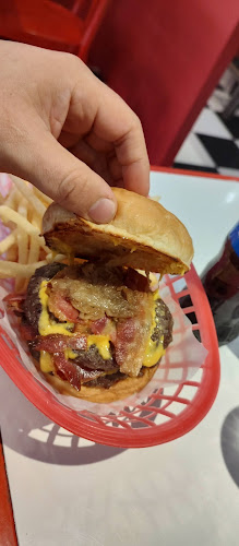 Mtro. Joaquín González 47, Q8302 Neuquén