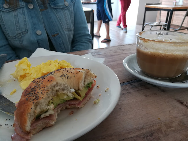 Comentarii opinii despre Adorado Cafe & Bar