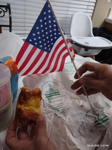 Comentarii opinii despre Panaderia Y Confiteria "La Independencia Argentina"