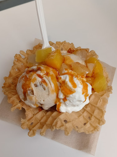 esquina, Av. Julio César Tello 1103, Lince 15073, Perú