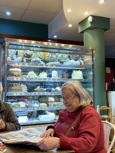 Saavedra 105, B6022 Junín, Provincia de Buenos Aires