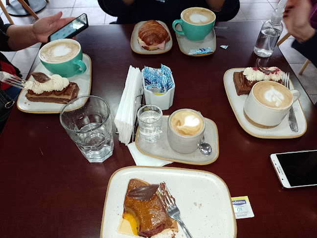 2700, Av. de Mayo 143, B2700 Pergamino, Provincia de Buenos Aires