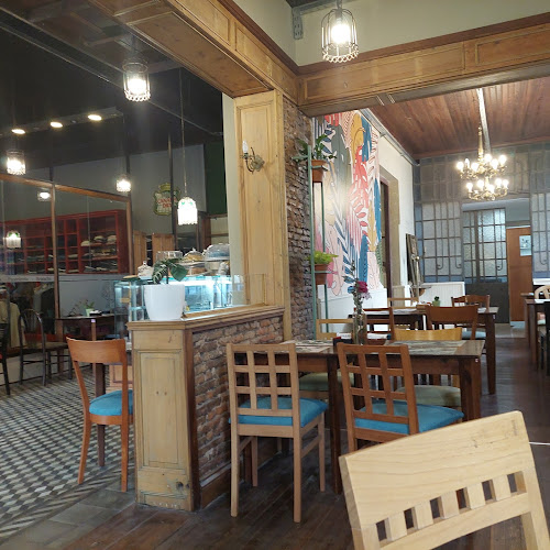 Av. Eva Perón 655, B1748 Gral. Rodríguez, Provincia de Buenos Aires