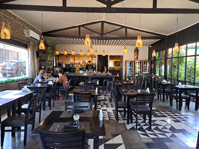 Nómades Sushi Bar & Restaurante Gourmet - Gastronomía y hostelería
