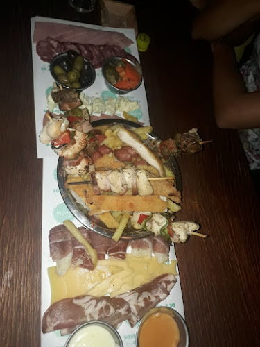 Comentarii opinii despre 𝒱𝒾𝒹𝑜́𝓃 – ʙᴀʀ [Cerro de las Rosas]