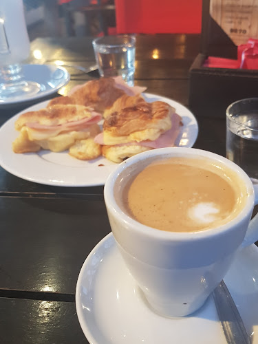 Comentarii opinii despre Los Pinos Café Bar