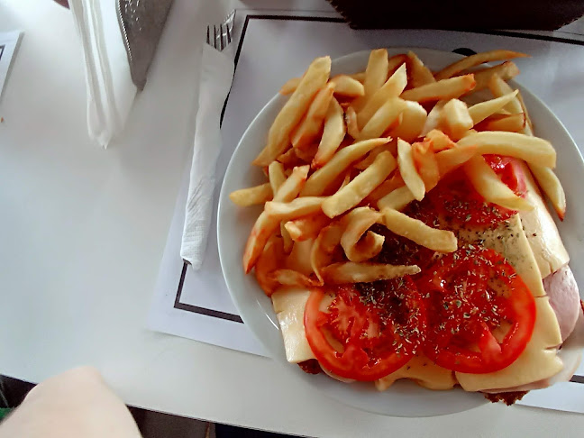 Burgos 652, B7300 Azul, Provincia de Buenos Aires