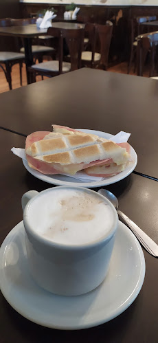 Venzia Cafe Panini Tragos