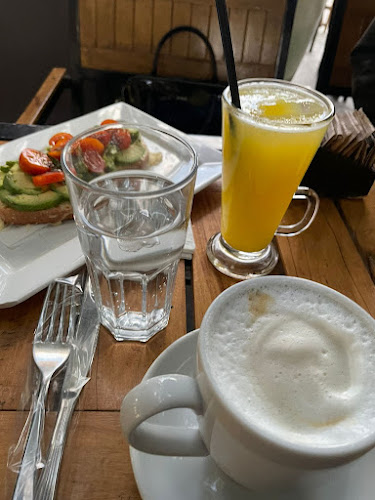 Clapton Café y Vinos