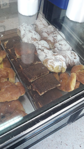 Opinii despre Panaderia y Confiteria la Reina Fabrica de Alfajores în Gualeguaychú - Gastronomía y hostelería