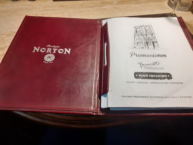 Pavarotti Restaurante Bodega - Bahía Blanca