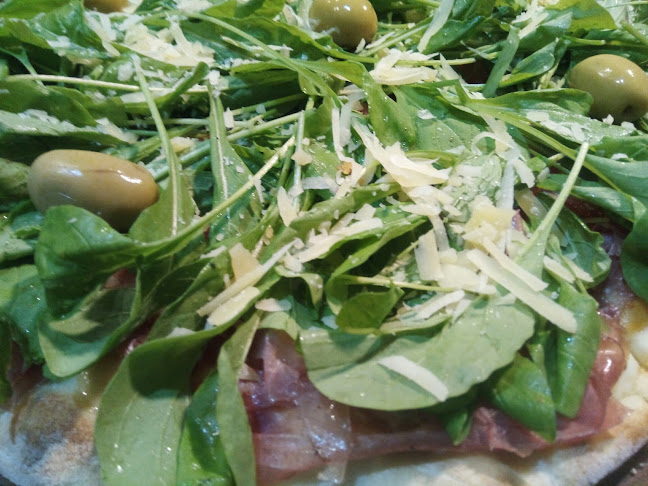 Manantiales Pizzeria y Heladeria - Del Viso