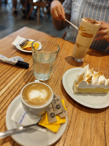 Starbucks Coffee [Tienda: Dinosaurio Mall - Alto Verde] - Gastronomía y hostelería