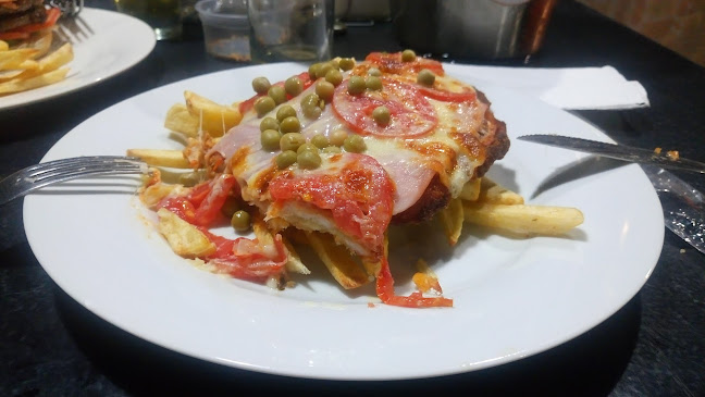 Av. Dr. Luis Gutnisky 3404, P3600 Formosa