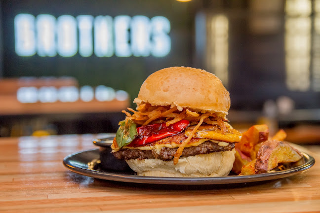 Opinii despre Brothers în Necochea - Gastronomía y hostelería