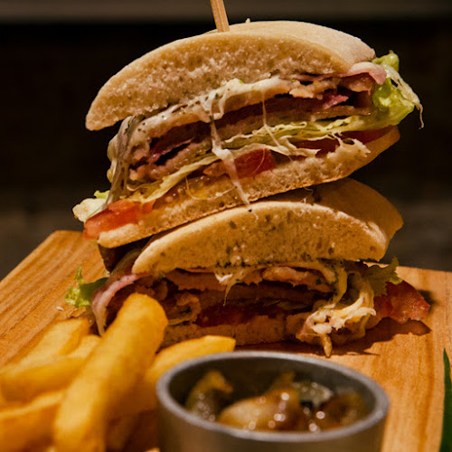 Av. Juan Domingo Perón 135, B1748 Gral. Rodríguez, Provincia de Buenos Aires