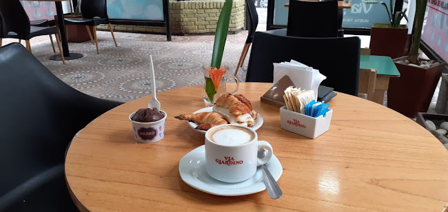 VIA GIARDINO Monte Grande Nueva tienda de helados y café - ACA