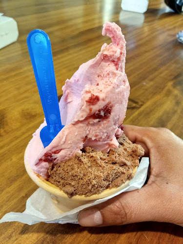 Opinii despre Orly Heladería and Cafetería în AAF - Gastronomía y hostelería