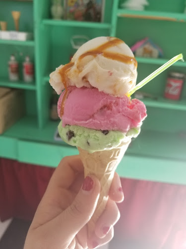 Opinii despre Heladeria "La casa verde" în Campana - Gastronomía y hostelería