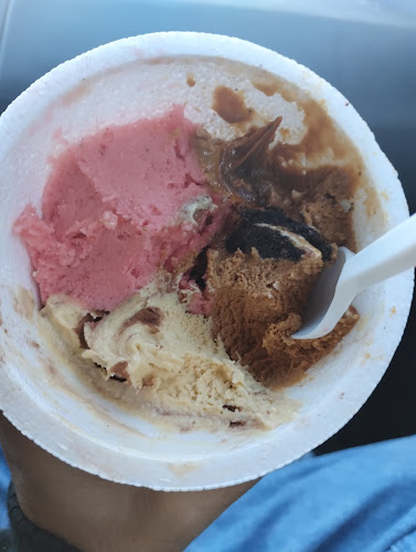 Opinii despre Nuuk Helados în Chacabuco - Gastronomía y hostelería