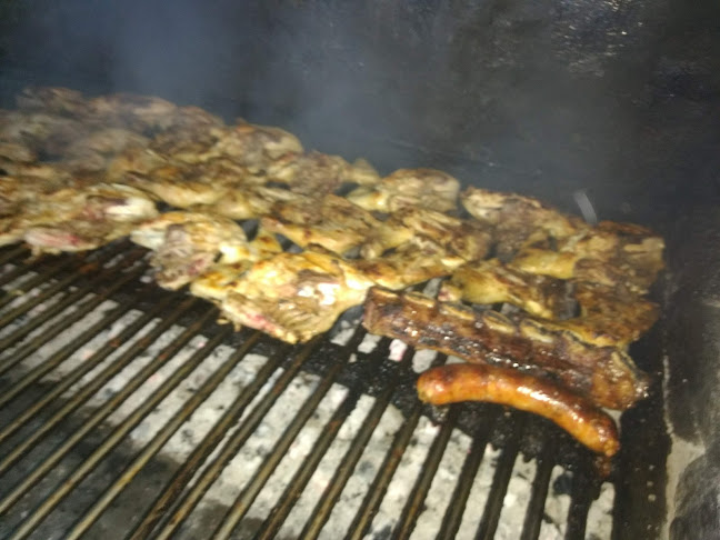 El Braserito - Pollos y carnes a las brasas - Necochea