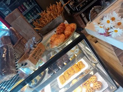 La Oficina Cafe Resto