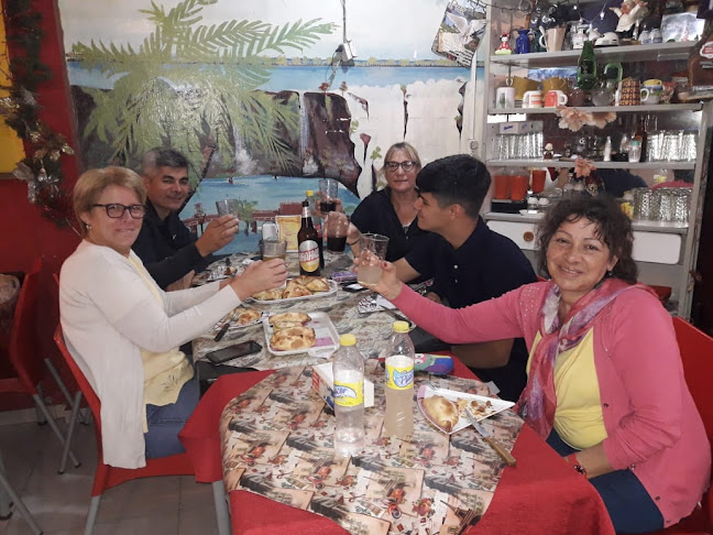 Pizzeria Charis Deus - Gastronomía y hostelería