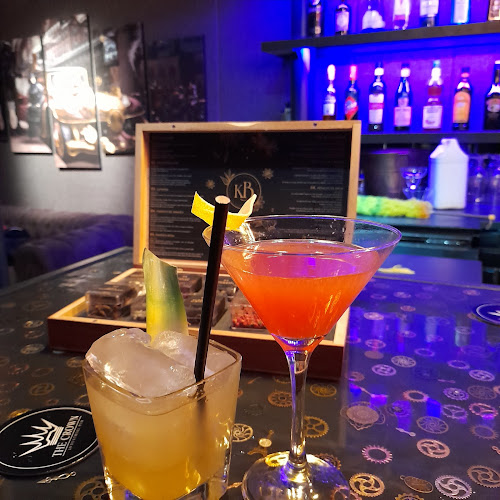 Comentarii opinii despre The Crown