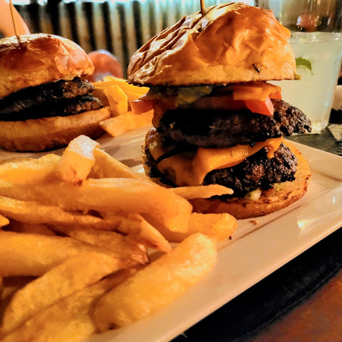 Alameda de la Federación 419, E3100 Paraná, Entre Ríos