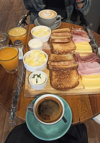 Comentarii opinii despre El Nazareno: Fábrica Familiar de Alfajores y Especialidades.