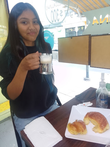 Medialunas De La Nonna Matheu San Martín - Gastronomía y hostelería