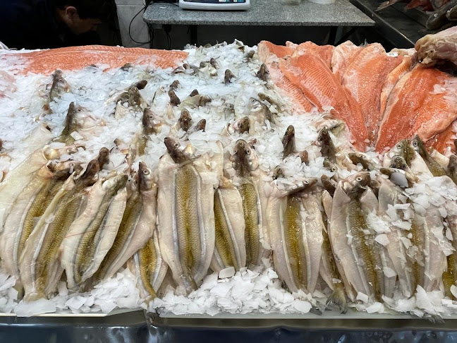 Comentarii opinii despre Pescadería y Marisquería Moreno