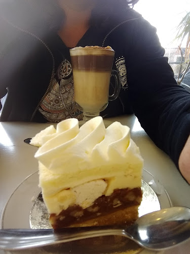 Av. 59 2101, B7630 Necochea, Provincia de Buenos Aires