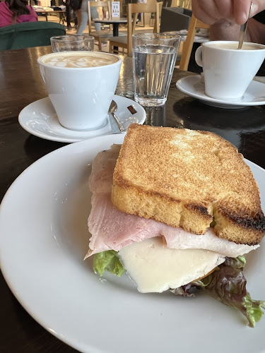 E. Bodereau 7571 local 320, X5018 Córdoba