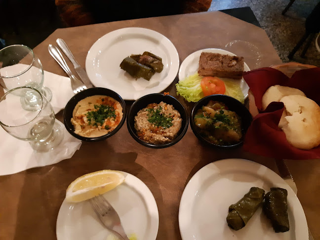 Opinii despre EmirBin Comidas para llevar (centro) în X5000ASA - Gastronomía y hostelería