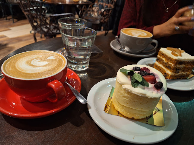 El Nazareno: Fábrica Familiar de Alfajores y Especialidades.