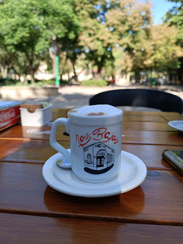 Los Bajos Café