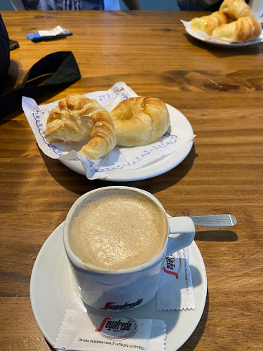 Orly Heladería and Cafetería - Gastronomía y hostelería