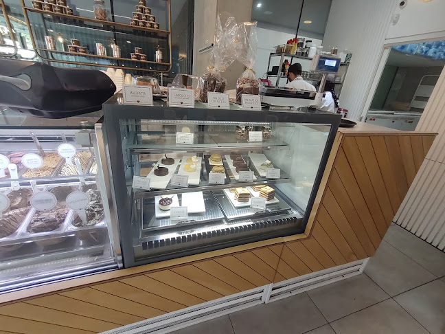 Av. Pellegrini 823, S2000 Rosario, Santa Fe